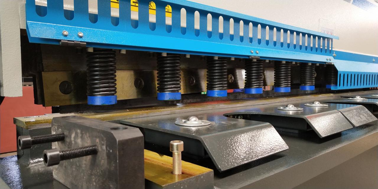 6mm*3200液壓鋼板切割機械鋼板剪板機