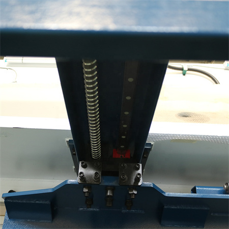 HAAS型液壓斷頭台數控剪板機，配備E21S數控系統。