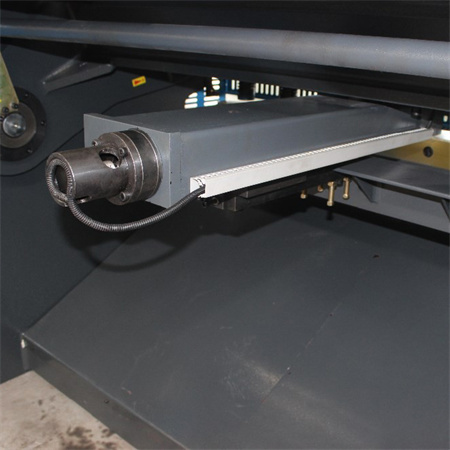 Accurl CNC 6 * 2500mm液壓斷頭台金屬切割機/鋼板剪切機